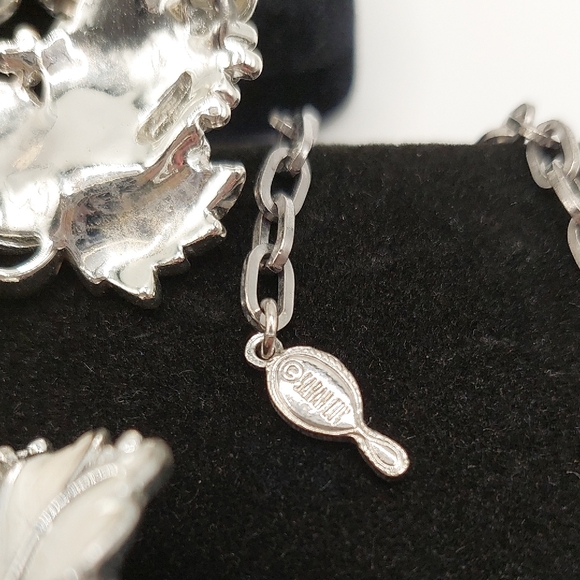 SARAH COVENTRY 'Whispering Leaves' Vintage 1959 Full Parure- Silver Tone Set - Picture 9 of 14